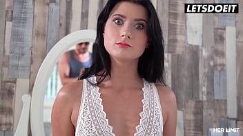 Bokong Sempit Pelacur Rusia (nicole Black) Dihamili Hingga Melebar Oleh Kontol Gundul Raksasa