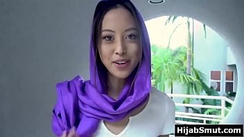 Gadis Muslimah Tergoda Nafsu Tak Bisa Berhenti Membayangkan Bercinta