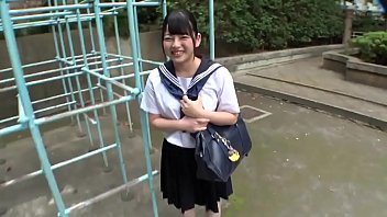 Gadis Jepang Muda Manis Berbaju Seragam Dihardcore Di Kamar Hotel