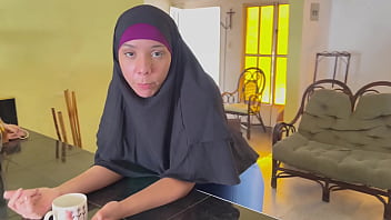 Mengecoh Madrastra Arab Muslim Hot Pakai Hijabnya Yang Menggoda