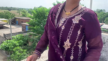 Desi Bhabhi Bhojpuri Menggoda Dengan Tubuh Seksi Dan Memuaskan Nafsu Sampai Puas Dengan Suara Menggairahkan
