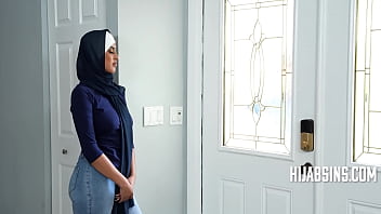 Gadis Arab Pengek Berkenalan Dengan Budaya Amerika Yang Liar Dan Menggairahkan