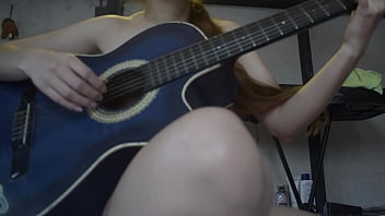 Gadis Musik Bayar Dengan Seks Demi Masuk Band, Dia Sangat Suka Kontol Hingga Menelan Semua Dan Masih Minta Tambah