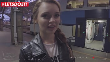 Gadis Rusia Manis Menggoda – #emily Thorne #charlie Dean – Aduhai Ranjang Liar Di Luar Negeri