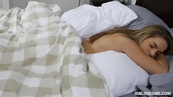 Kimmy Grang Terbangun Dengan Tubuh Masih Basah Dan Bergetar Setelah Dijamah Habis-habisan Oleh Kakak Tirinya!