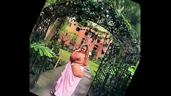 Aku Lagi Menuju Boston Minggu Ini, Nggak Sabar Pengen Kamu Liat Konten Baruku Yang Bikin Panas! Sementara Itu, Cek Deh Foto-foto Seksi Dari Hawaii Yang Bikin Ngaceng…