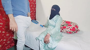 Anal Kasar Gaya Anjing Dengan Pacar India Montok, Menancapkan Kontol Besar Di Pantatnya Sambil Bicara Mesum Pakai Bahasa Hindi