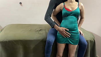 Memberi Gadis Itu Uang Dan Mengajaknya Ke Hotel Untuk Menidurinya Dengan Gaya Seks India