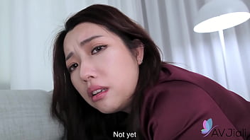 Cici, Ibu Rumah Tangga Tiongkok Yang Seksi Dengan Payudara Besar, Memainkan Penis Keras Dengan Nafsu Birahi.