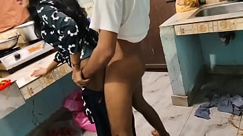 Bhabhi India Digilir Kasar Oleh Adik Ipar Untuk Pertama Kalinya