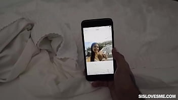Serena Santos Menggoyang Tubuh Panas Abang Tirinya Yang Nakal Sampai Meraung-raung