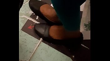 Nikmati Keindahan Kaki Perempuan India Yang Menggoda
