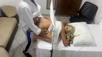 Perempuan Cantik Muncrat Deras Saat Diperiksa Dokter Kandungan Yang Mesum