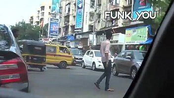 Cewek Nakal Tanya Ukuran Kontol Ke Pria Asing! Prank Mesum Di India
