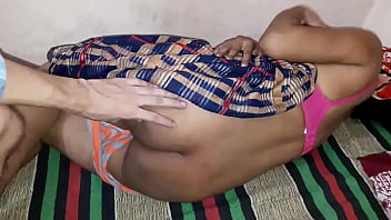 Gadis Asia Seksi Menikmati Keindahan Tubuhnya Sendirian