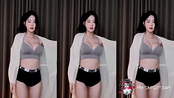Tarian Mesum Blowjob Goyang Hot Dari Gadis Korea