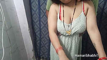Bhabhi India Seksi Montok Dengan Tubuh Berisi Yang Menggoda