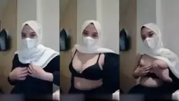 Camilla Berhijab Menggoda Dengan Payudaranya Yang Menggairahkan