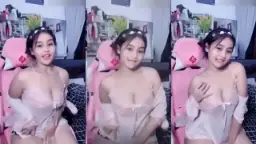 Dara Aulia Live Hot Menggoda Dengan Tubuh Seksi Dan Sensual
