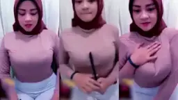 Gadis Berhijab Cantik Dengan Payudara Besar Yang Menggoda Dan Liar