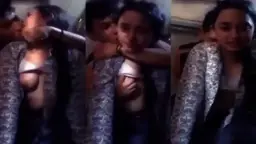 Gadis Sma Batik Cantik Dihardik Pacar Di Ranjang