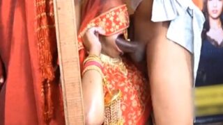 Video Panas Desi, Sasur Ngentot Bahu Di Malam Pengantin