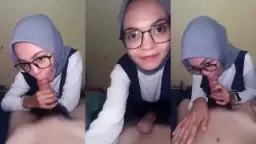 Mutia Berkerudung Mengulum Kemaluan Kekasihnya
