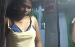 Video Ganti Baju Telanjang Cewek Tamil Dari Trichy