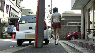 Tiga Orang Bercinta Liar Dengan Gadis Jepang Bertubuh Ramping