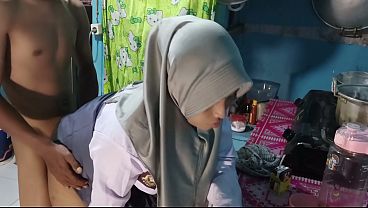 Ngeseks Sama Adik Tiri Habis Pulang Sekolah