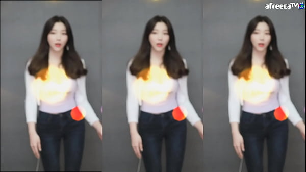 Gadis Korea Menggoyang Tubuh Panas Di Live Streaming