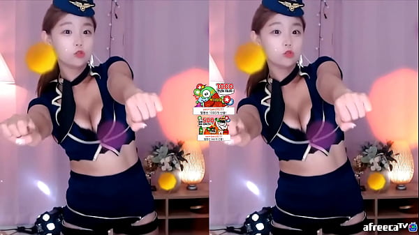 Gadis Korea Seksi Bergoyang Dalam Seragam Pramugari Yang Menggoda