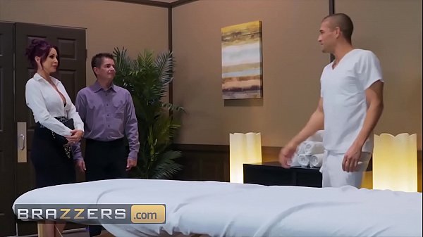 Kisah Nyata Istri Nakal – Monique Alexander Dan Xander Corvus – Pijat Erotis Untuk Ibu Rumah Tangga Yang Bergairah
