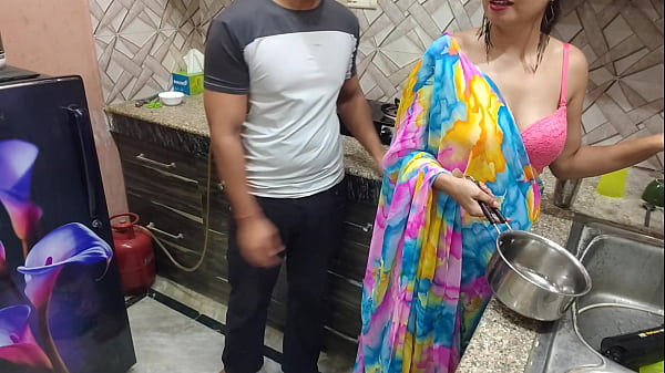 Bhabhi Mesum Digitua Devar Di Dapur, Pertama Kali Dihajar Ganas