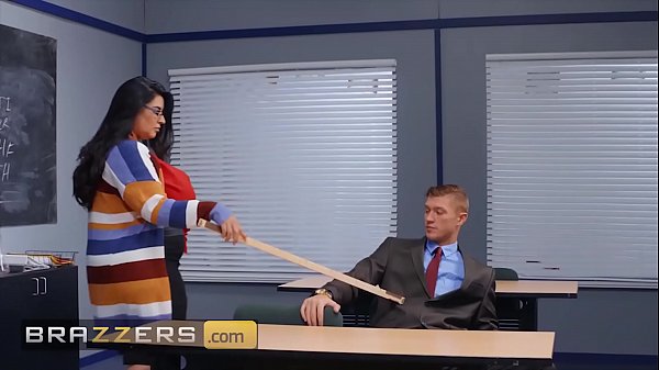 Busty Latina Milf Mahir Menunggang Kontol Keras Dengan Gaya Liar
