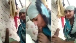 Gadis India 18 Tahun Menggoda Dengan Mulut Mesra Dalam Adegan Panas