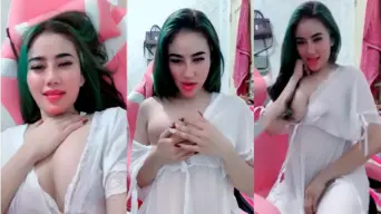 Intip Aksi Panas Bibi Mei Yien Dengan Keponakan