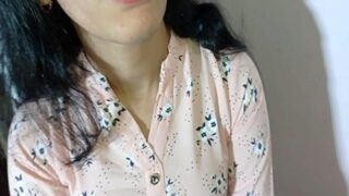 Istri Kesepian Dilayani Nafsu Oleh Tuan Rumah