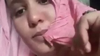 Tante Desa India Montok Menggoda Payudara Ranumnya