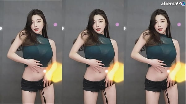 Gadis Korea Menggoyang Tubuh Panas Di Live Streaming