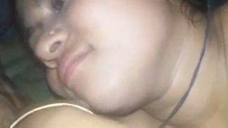 Aunty India Utara Ngewe Sambil Nyedot Kontol, Crot Dimana-mana