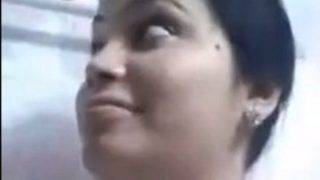 Desi Montok Toples Payudara Besar