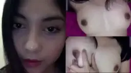 Gadis Manis Pamer Payudara Untuk Pacar Tercinta