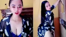 Miss Inong Mainin Pentil Lewat Beha Biru, Basah Kuyup.