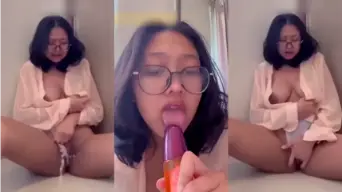 Nindi Toge Berkacamata, Video Panasnya Bikin Geger!