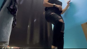 Ruang Ganti, Cewek Rusia Montok Dengan Buah Dada Besar Dan Putingnya, Lagi Ganti Baju Sambil Ngecesin