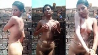 India Cewek Mandi Telanjang Di Tempat Terbuka Bikin Makin Liar.