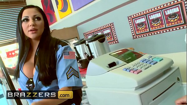 Seragam Ketat, Toket Gede Nungging – Audrey Bitoni, Honey White, Johnny Sins – Boston Cream – Brazzers