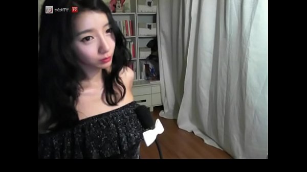 Video Seo Yun Mi Bikin Makin Panas, Goyangannya Bikin Ngilu.