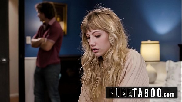 Ivy Wolfe Si Pirang Montok Pertama Kali Digocoh Sepupu Tiri
